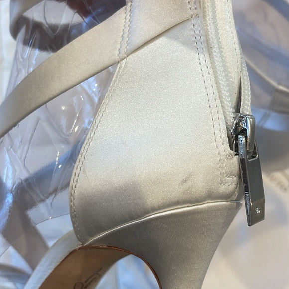 White satin heels - Imagine Vince Camuto - Picture 4 of 8